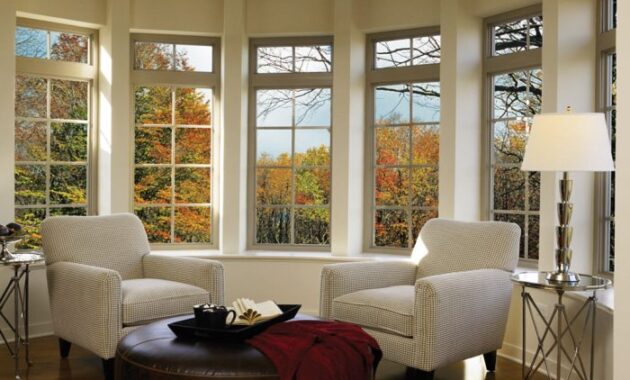 How to decorate windows in a living room