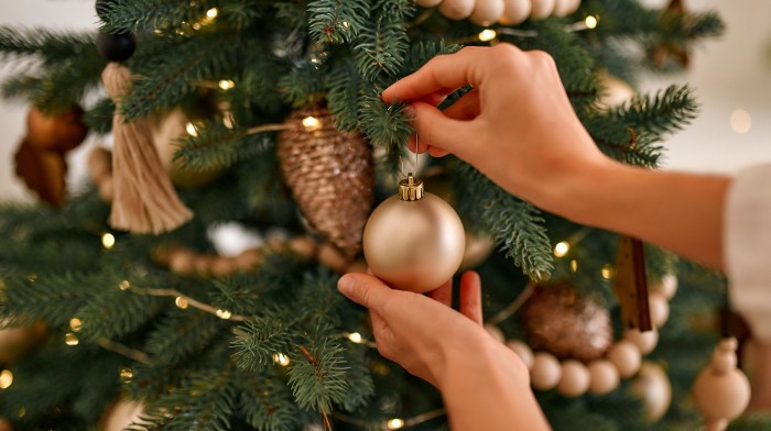 When should you start decorating for christmas